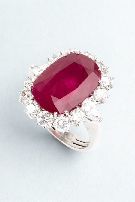 JEWELLERY, WATCHES, CARVED CORALS, SILVER OF THE 20th CENTURY